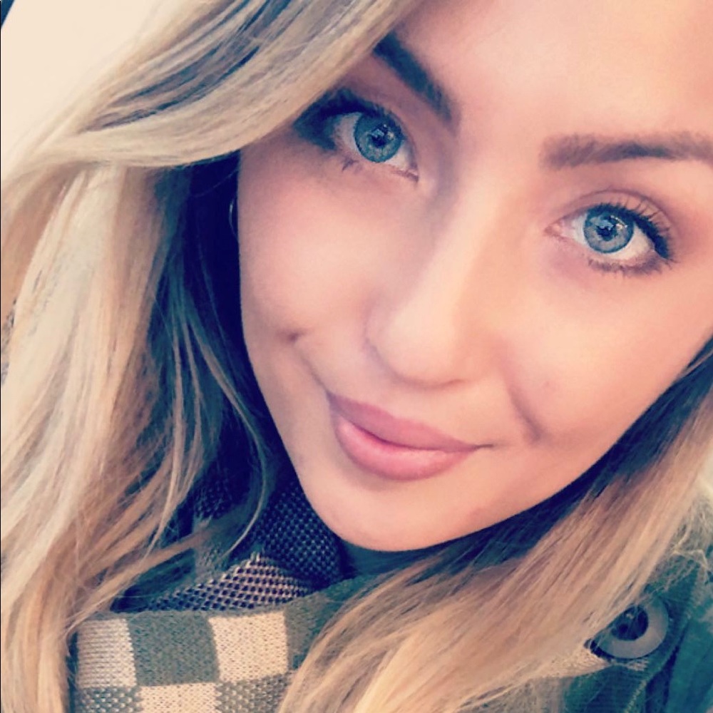 Meet your Posher, Alina